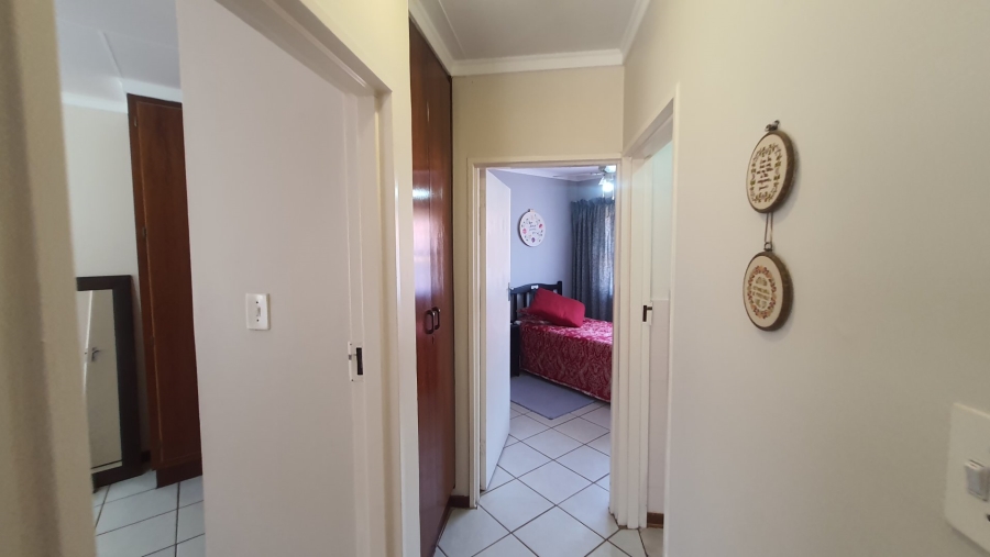 2 Bedroom Property for Sale in Langenhovenpark Free State